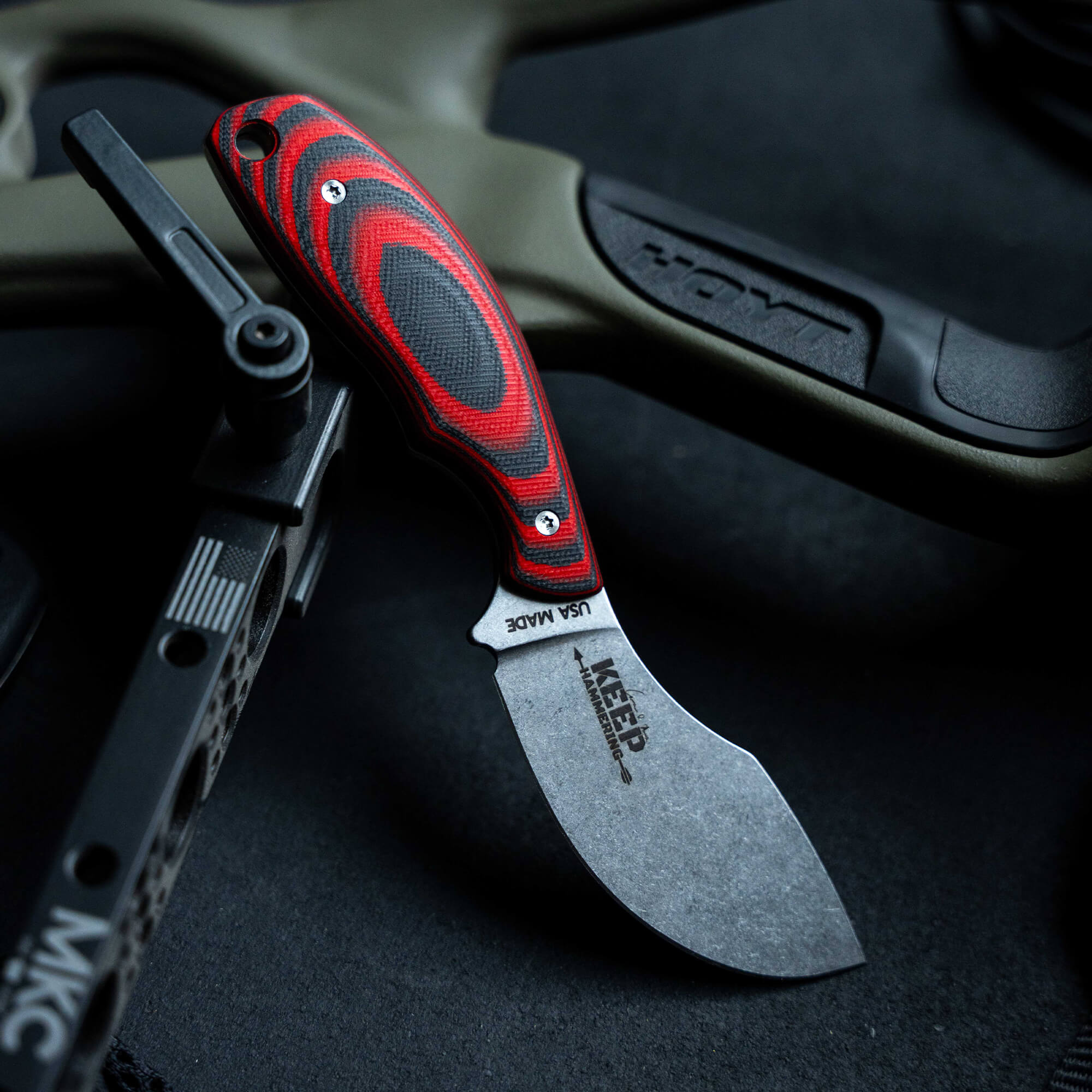 PACKOUT SKINNER - KEEP HAMMERING EDITION - RED & BLACK