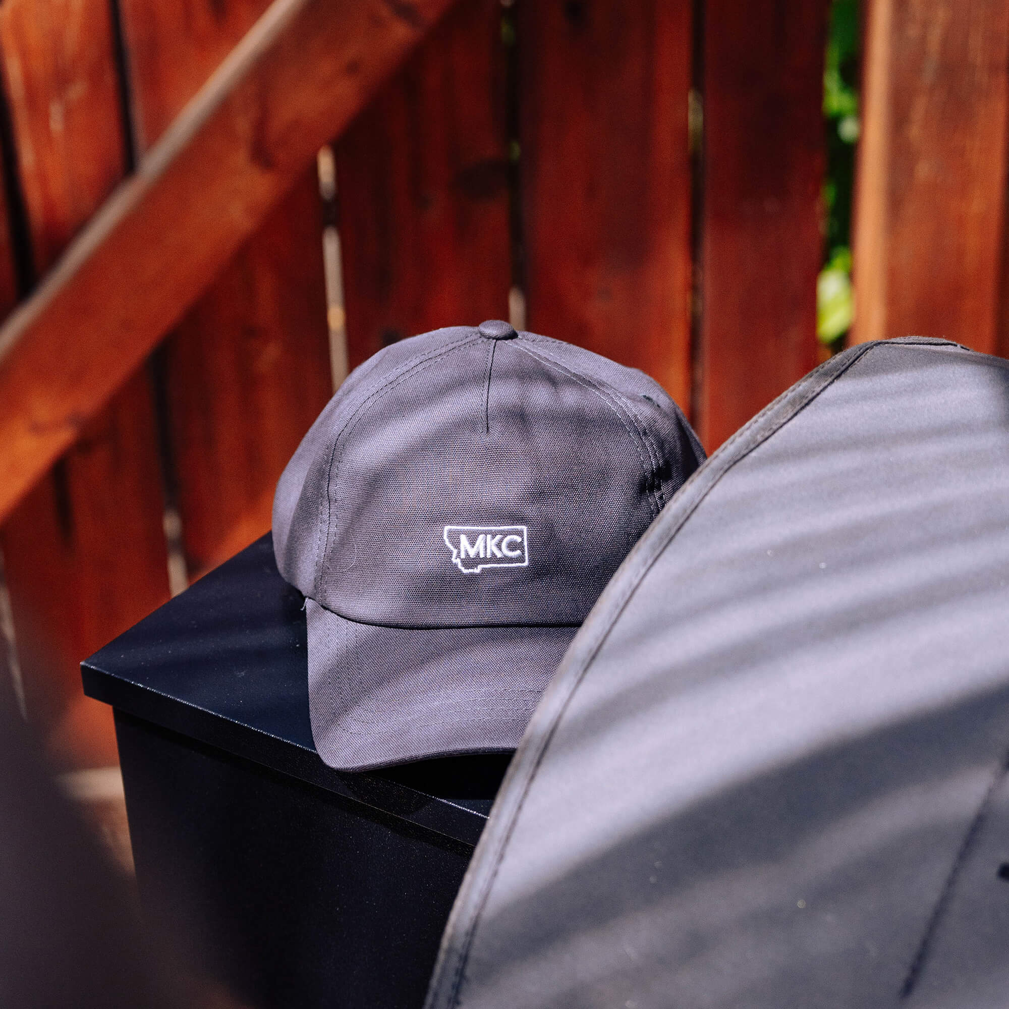 MKC CANVAS DAD HAT - GREY